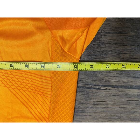 Real Madrid | Men’s Medium Alternative Long-Sleeve Jersey - Picture 4 of 7